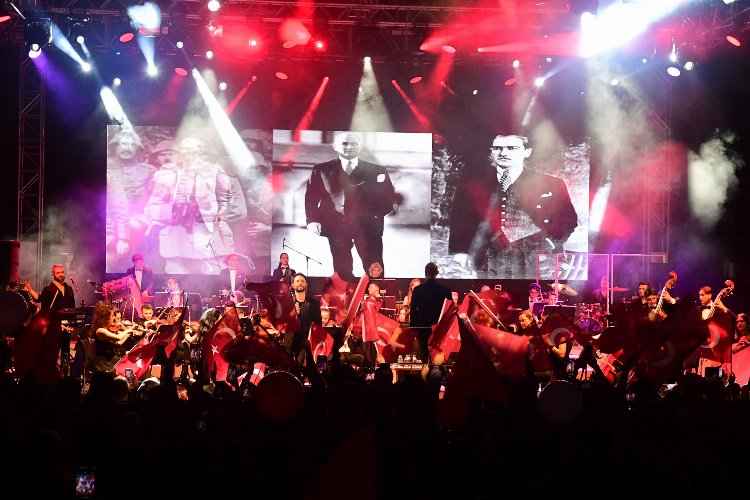 Özgün'le senfonik konser