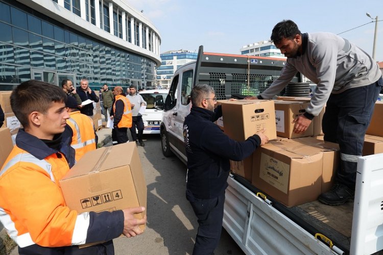 Ramazan erzak konvoyu Gebze'den dualarla uğurlandı