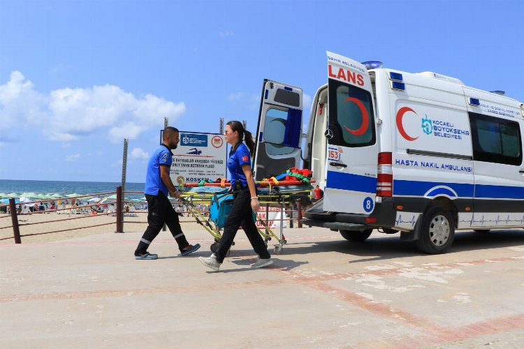 Sağlığa güvenli ulaşım mavi ambulans