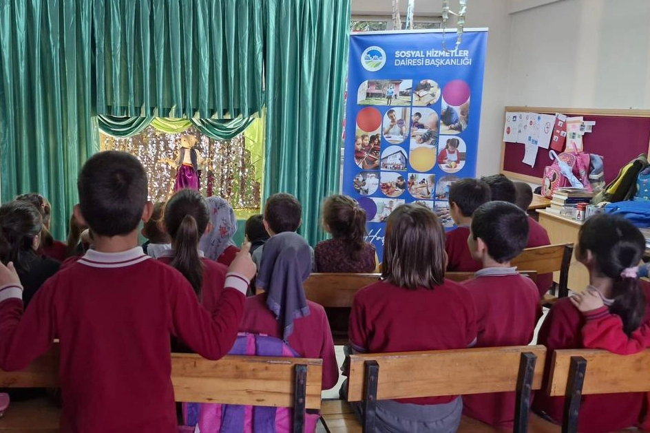 Sakarya'da şehrin her tarafına 'Bir Hikaye Bin Neşe' taşıyorlar