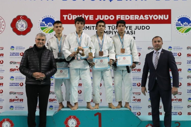 Sakarya Ümitler Judo Şampiyonası'nın açılış seremonisi gerçekleştirildi