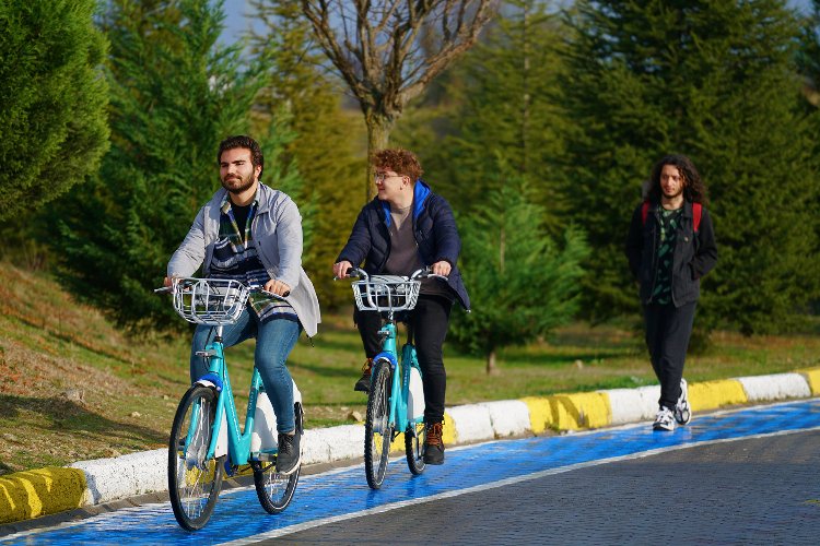 Sakarya 'şeridi' paylaşıp, 'güvenle' ulaşıyor