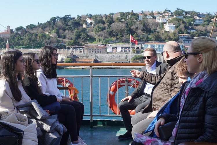 Şehir Hatları gençleri 'Boğaz'la buluşturdu