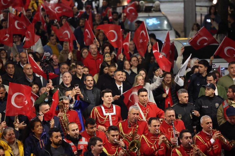 Şile sokaklarında Mustafa Kemal Paşa sesleri yükseldi