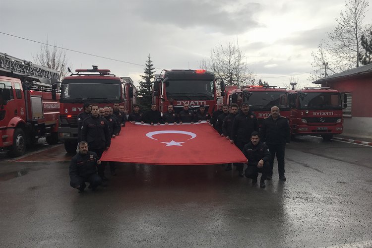 Sivaslı itfaiyeciler Bursalı meslektaşları için dua etti 