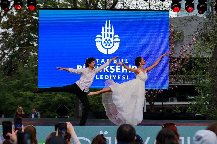 İstanbul'da dans şöleni