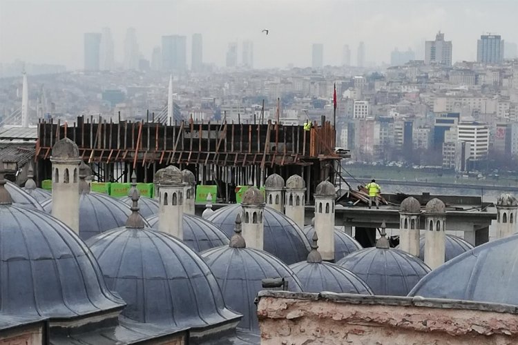 İstanbul'da silüeti bozan aykırı yapıya 'durdurma' istendi