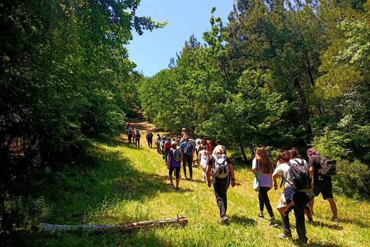 Trakya Üniversitesi ve Sardos Gençlik yürüyüş yaptı