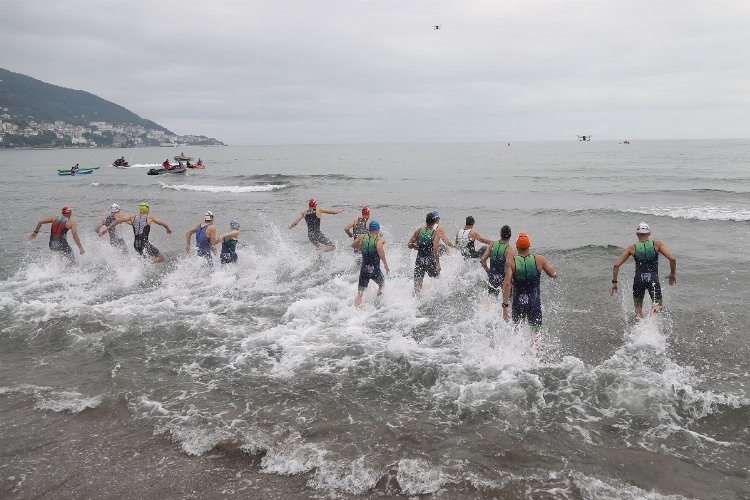 Triatlon şampiyonası nefes kesti