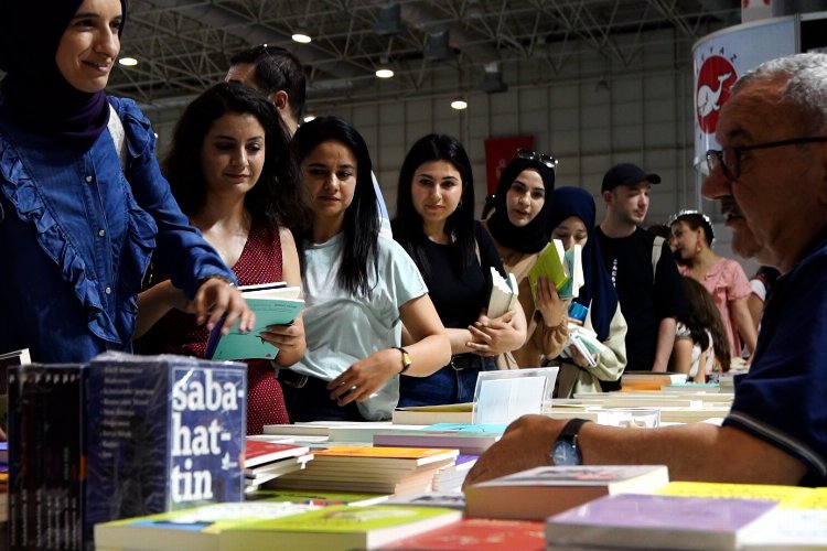 Vatandaşlar Gaziantep Kitap Fuarı'nı çok sevdi