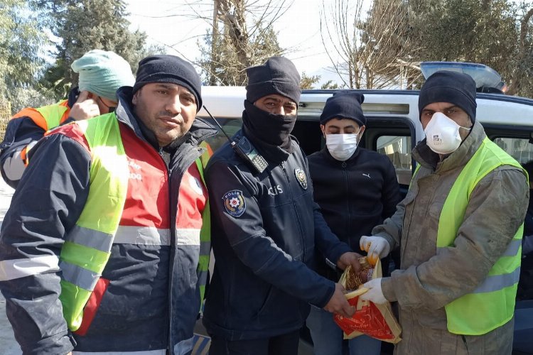 Yüklü miktardaki ziynet eşyaları polise teslim edildi