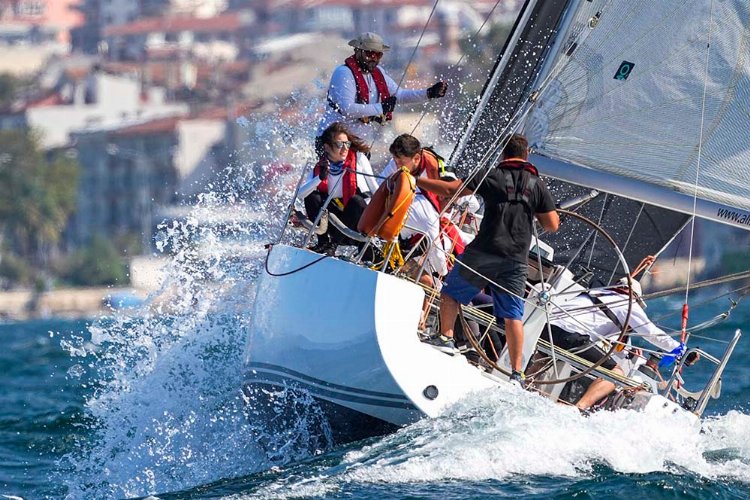 Tirilye’de Olympos Regatta mücadelesi nefes kesti