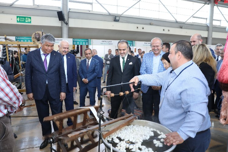 Türk dünyasının gelenekselleri Bursa'da vitrine çıktı