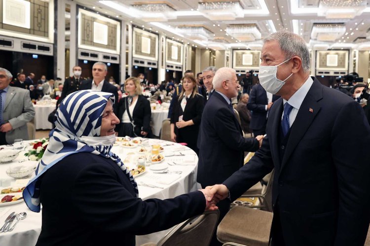 TSK komuta kademesi İstanbul'da şehit aileleri ve gazilerle buluştu