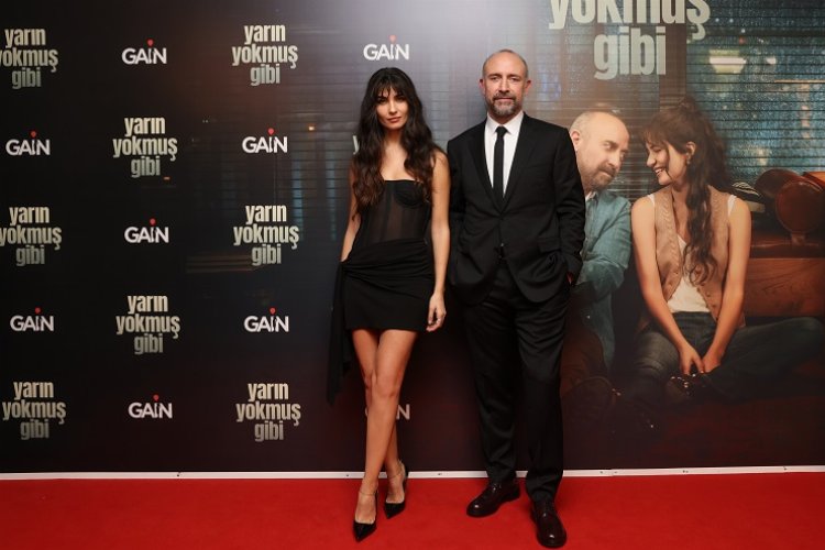 Tuba Büyüküstün ve Halit Ergenç'i buluşturan diziye muhteşem gala