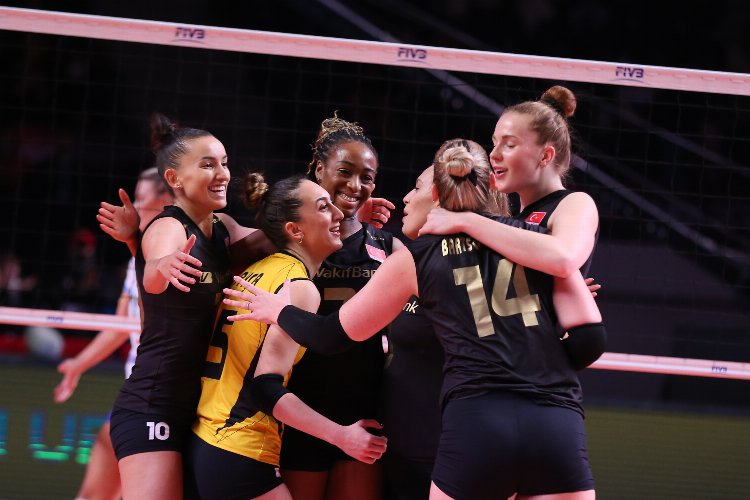 VakıfBank 2021 FIVB Dünya Kulüpler Şampiyonası'nı lider tamamladı 