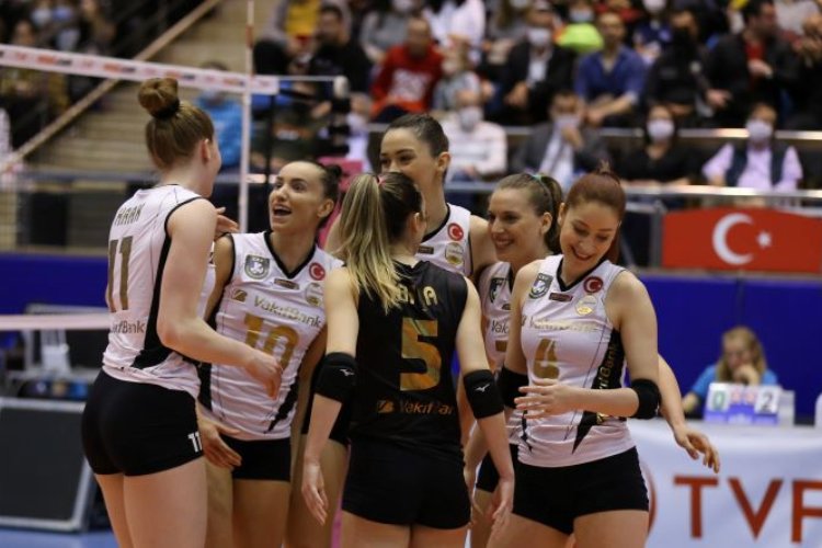 VakıfBank, normal sezon liderliğini garantiledi