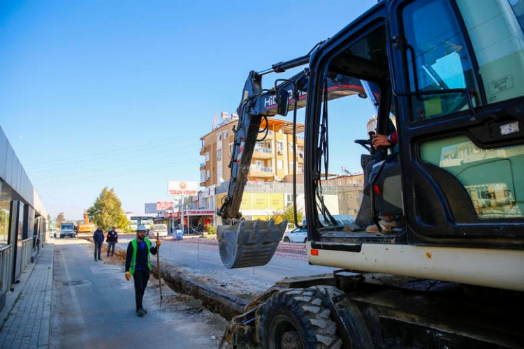 Varsak’ta eski içme suyu hattı yenileniyor