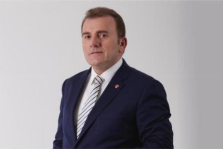 Vecdet Öz: Çöken binalar değil yönetim ahlakı!