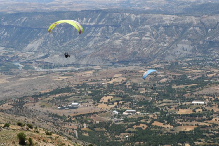 Yamaç Paraşütü Festivali coşkusu