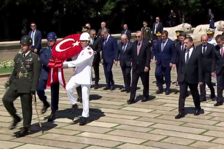 YAŞ üyeleri Ata'nın huzurunda