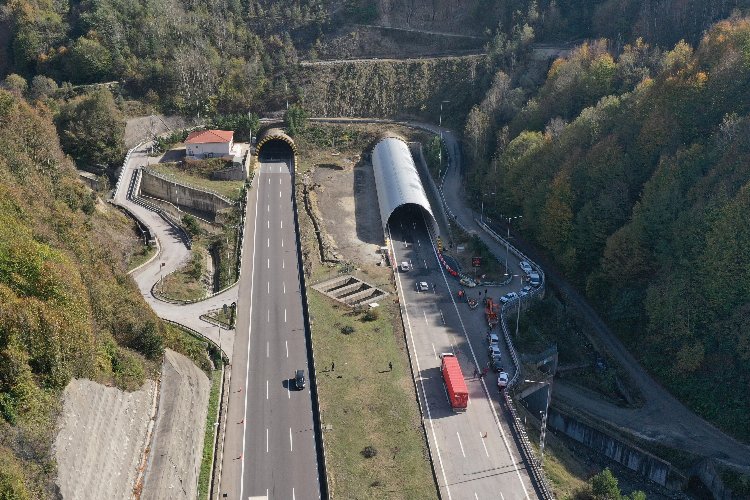 Yenilenen Bolu Dağı Tüneli hizmete girdi