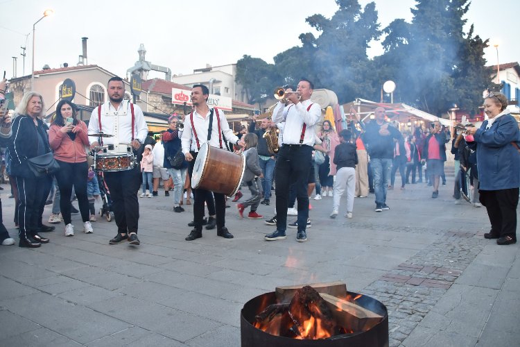 İzmir Foça'da Hıdırellez sevinci